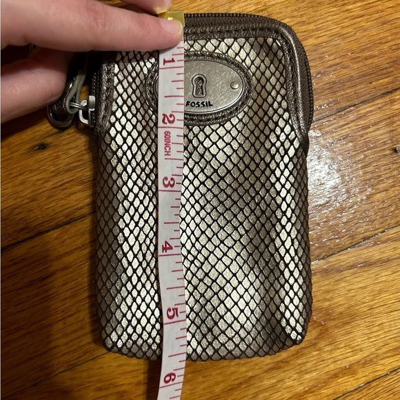Fossil Genuine Snake Embossed Metallic Gold Leather Cardholder Wristlet Wallet - Picture 6 of 11